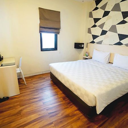 Hotel 88 Mangga Besar Raya 120 Jakarta By Wh Εξωτερικό φωτογραφία