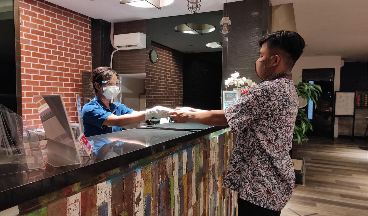 Hotel 88 Mangga Besar Raya 120 Jakarta By Wh Εξωτερικό φωτογραφία