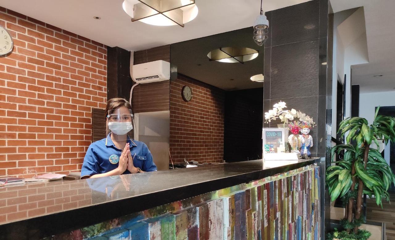 Hotel 88 Mangga Besar Raya 120 Jakarta By Wh Εξωτερικό φωτογραφία
