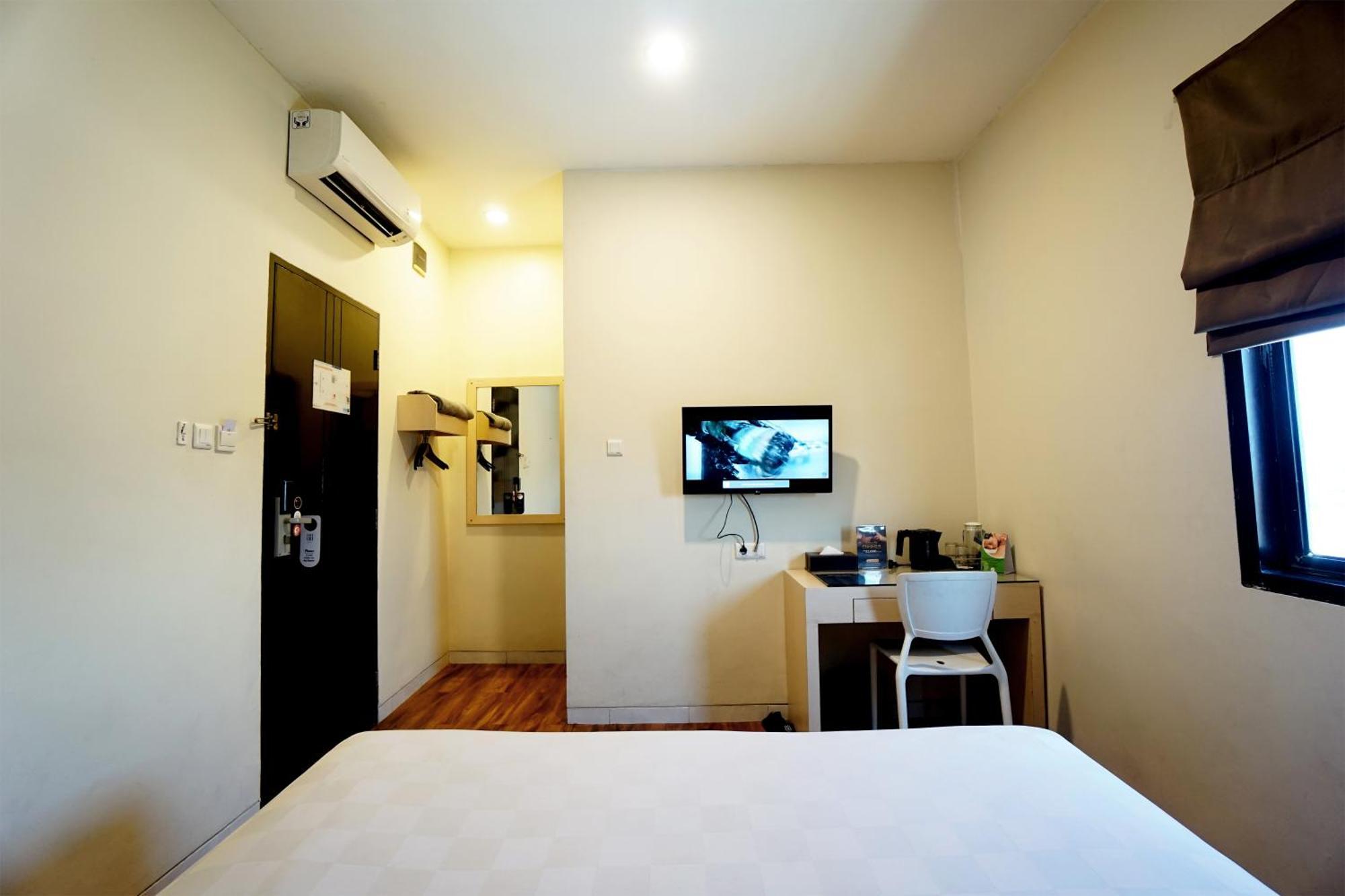 Hotel 88 Mangga Besar Raya 120 Jakarta By Wh Εξωτερικό φωτογραφία