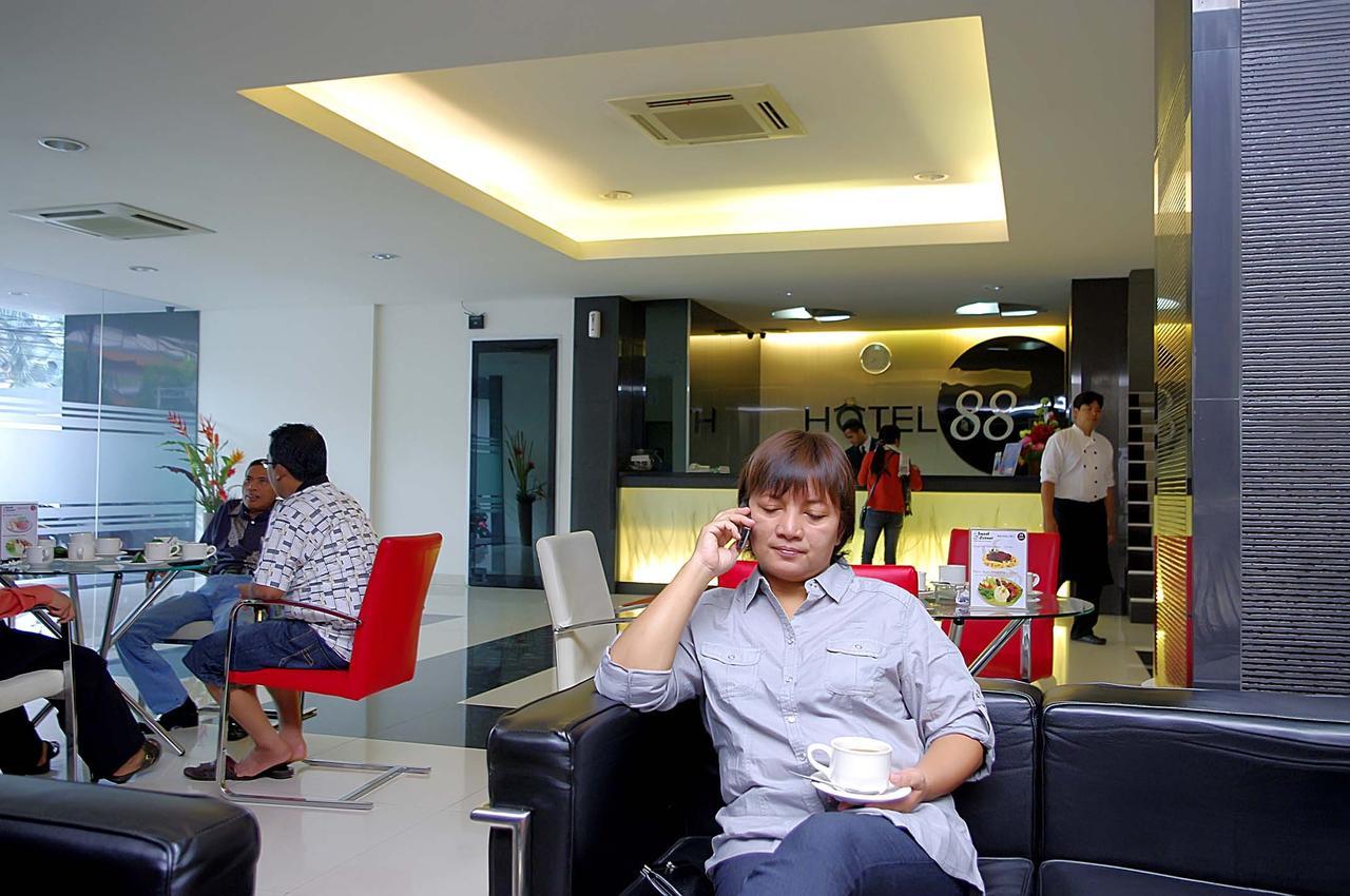 Hotel 88 Mangga Besar Raya 120 Jakarta By Wh Εξωτερικό φωτογραφία