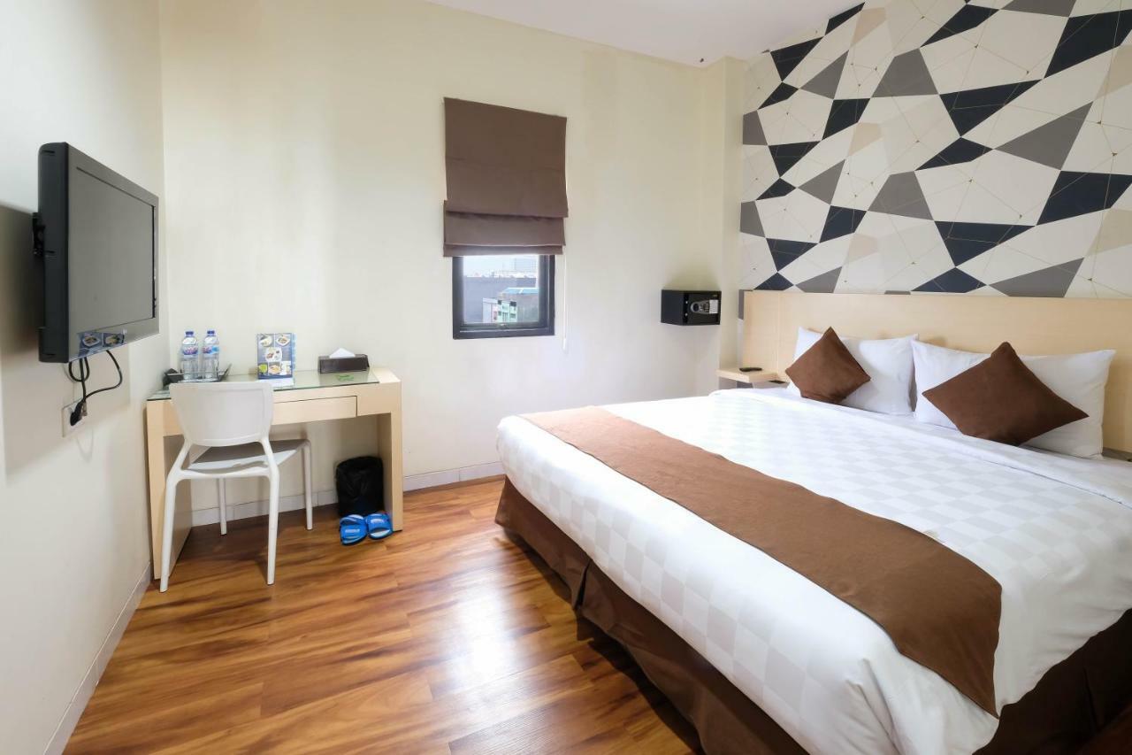 Hotel 88 Mangga Besar Raya 120 Jakarta By Wh Εξωτερικό φωτογραφία