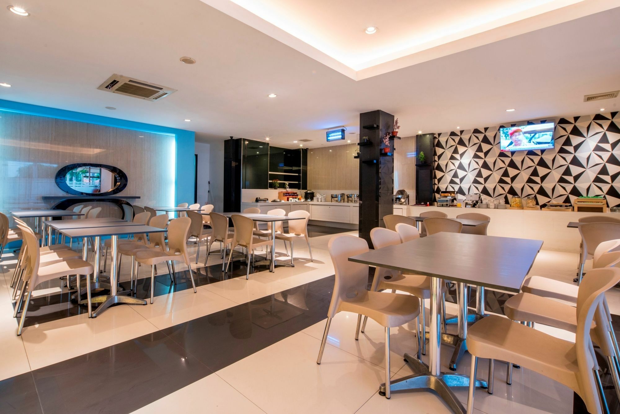 Hotel 88 Mangga Besar Raya 120 Jakarta By Wh Εξωτερικό φωτογραφία