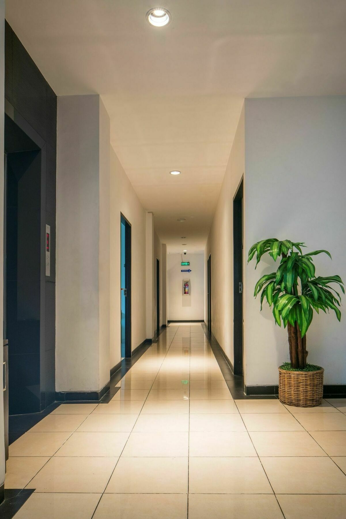 Hotel 88 Mangga Besar Raya 120 Jakarta By Wh Εξωτερικό φωτογραφία