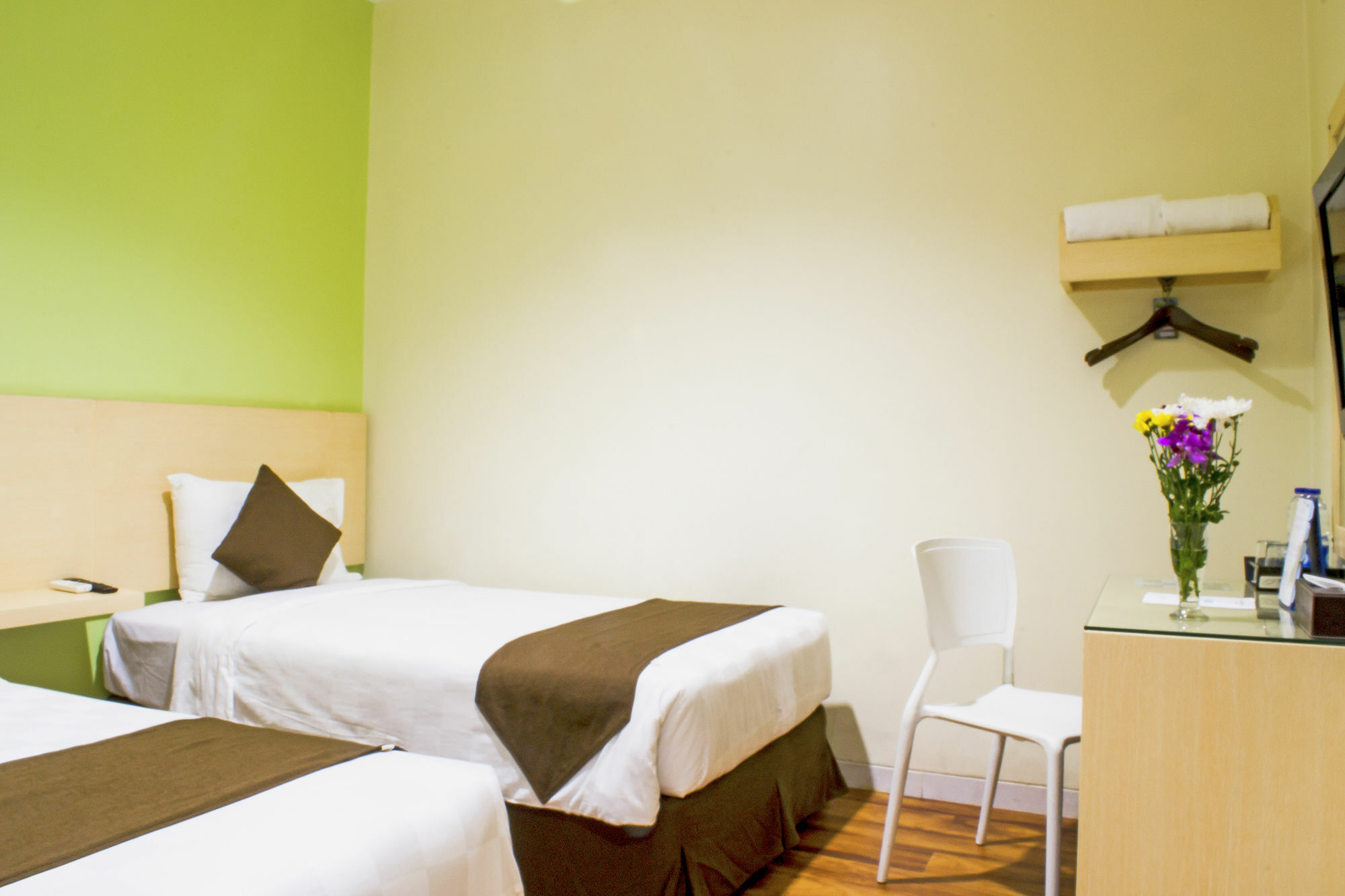 Hotel 88 Mangga Besar Raya 120 Jakarta By Wh Εξωτερικό φωτογραφία